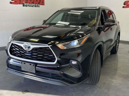 Certified 2022 Toyota Highlander XLE image 7