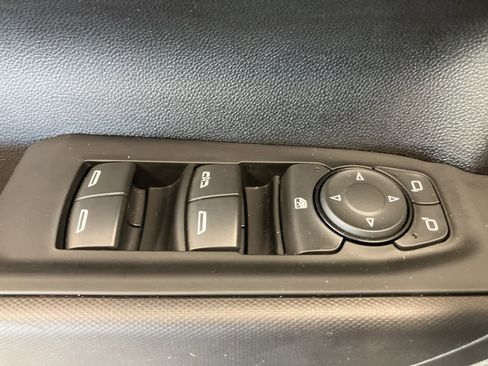 Used 2024 Chevrolet Silverado 1500 Custom image 12