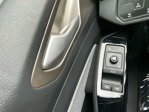 Used 2023 Volkswagen ID.4 Pro image 22