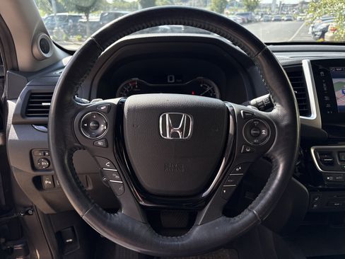 Used 2017 Honda Pilot Elite image 18