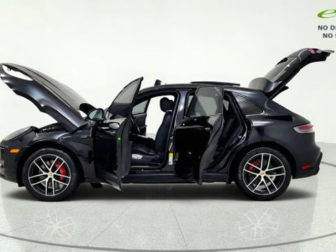 Used 2024 Porsche Macan S AWD/4WD image 15