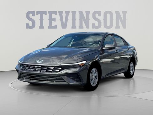 New 2026 Hyundai Elantra SE FWD image 1