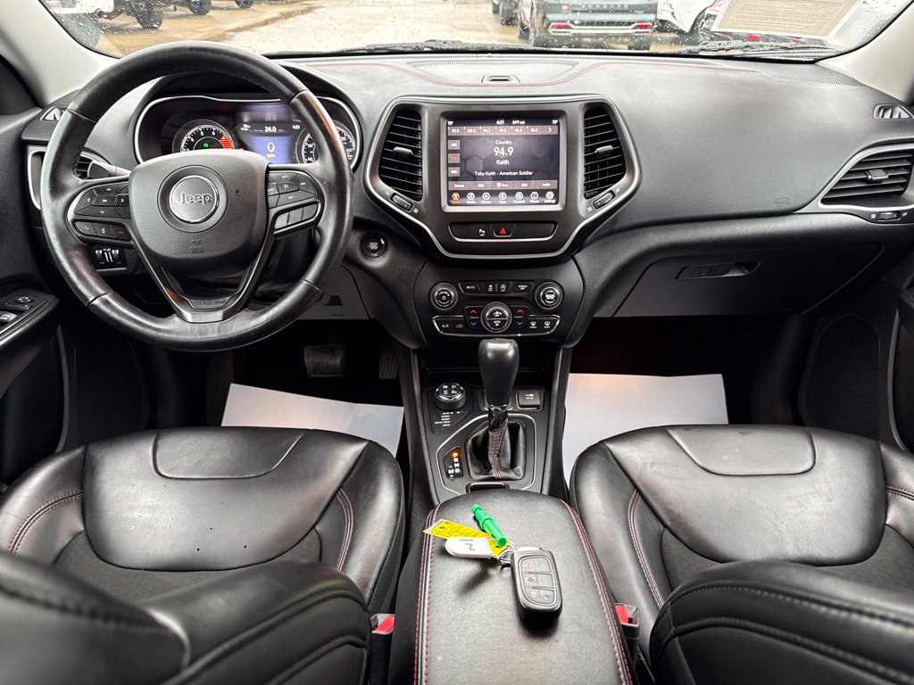 Used 2019 Jeep Cherokee Trailhawk w/ Cold Weather Group AWD/4WD image 39