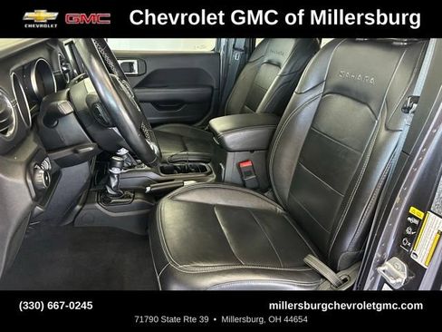 Used 2020 Jeep Wrangler Unlimited Sahara w/ Dual Top Group AWD/4WD image 19