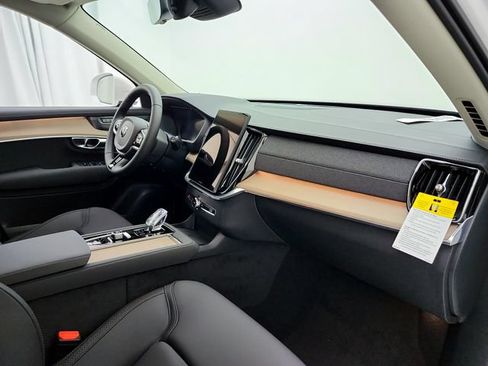 New 2026 Volvo XC90 T8 Plus w/ Protection Package Premier AWD/4WD image 13