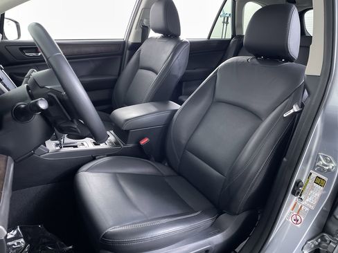 Used 2018 Subaru Outback 2.5i Limited AWD/4WD image 12