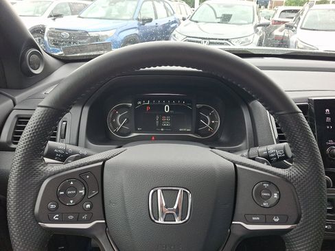 Used 2025 Honda Passport EX-L image 18