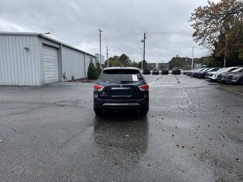 Used 2015 Nissan Pathfinder S image 6