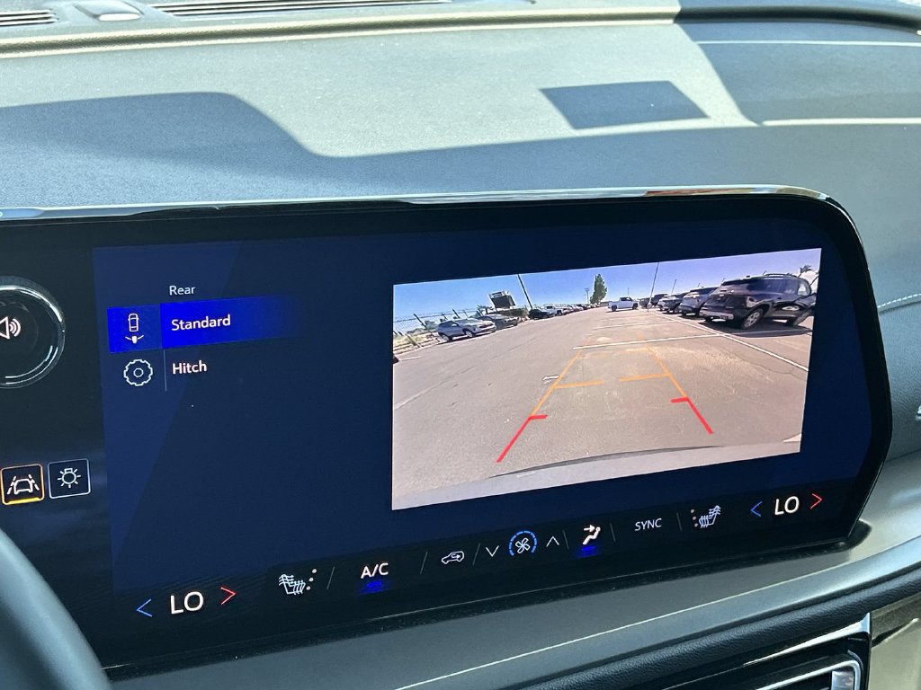 Certified 2026 Chevrolet Traverse LT FWD image 12