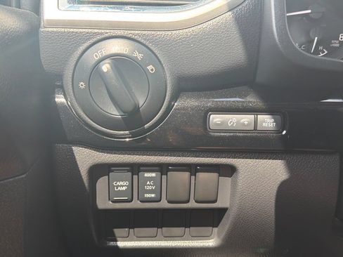 Used 2021 Nissan Titan SV w/ SV Convenience Package AWD/4WD image 45