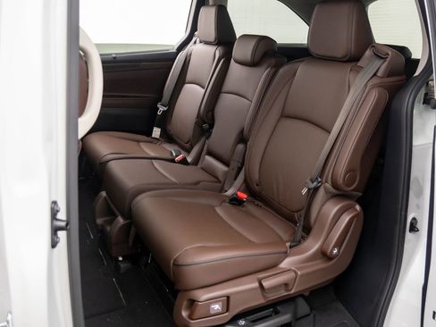 New 2026 Honda Odyssey Touring image 16