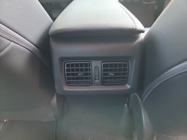 Used 2022 Toyota Camry XLE w/ Cold Weather Package FWD image 14