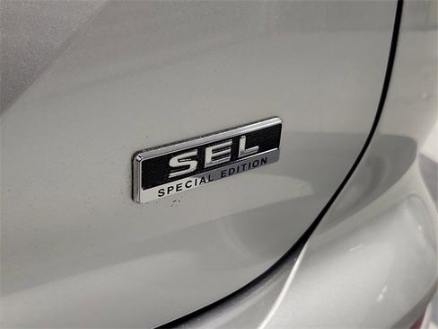 Used 2022 Mitsubishi Outlander SEL image 8