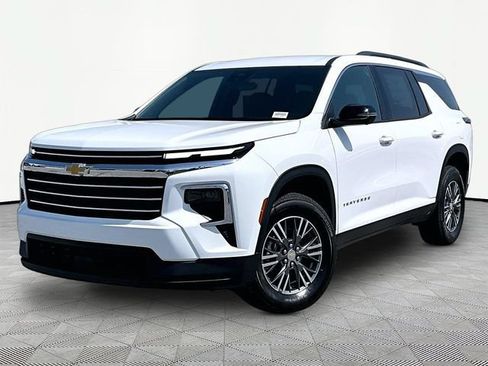 New 2026 Chevrolet Traverse LT w/ Driver Confidence Package AWD/4WD image 3