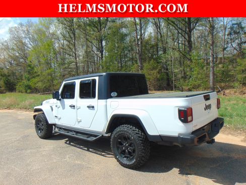 Certified 2021 Jeep Gladiator Sport AWD/4WD image 8
