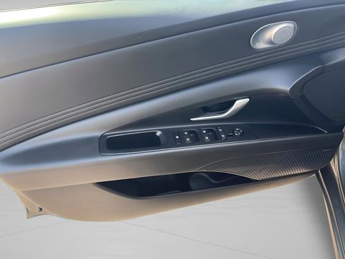 Used 2024 Hyundai Elantra Limited image 26