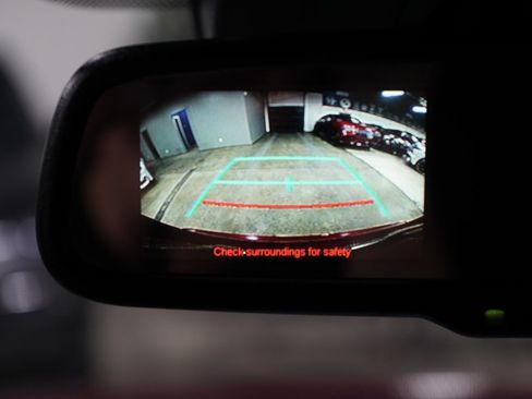Used 2018 Toyota C-HR XLE FWD image 19