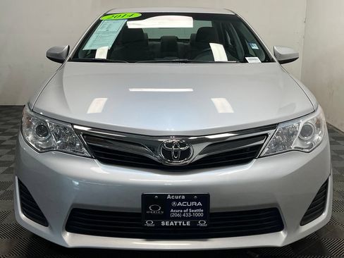 Used 2014 Toyota Camry LE FWD image 2