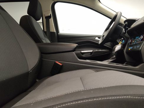 Used 2018 Ford Escape SE FWD image 21