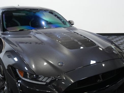 Used 2022 Ford Mustang Shelby GT500 w/ Carbon Fiber Track Pack RWD image 14
