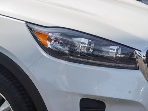 Used 2019 Kia Sorento AWD V6 image 11