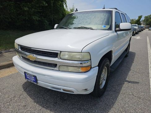 Used 2003 Chevrolet Suburban LT w/ LT Preferred Equipment Group RWD image 3