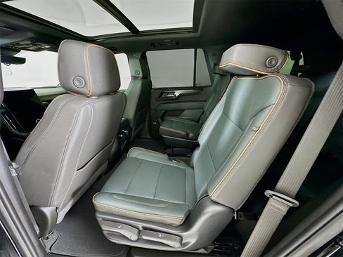 Used 2025 GMC Yukon AT4 w/ AT4 Premium Package image 27