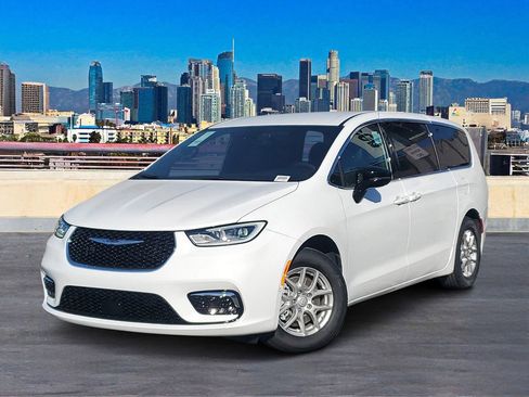 New 2026 Chrysler Pacifica Select image 2