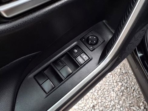 Used 2020 Toyota RAV4 XLE image 22