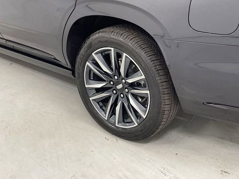 Certified 2024 Cadillac Escalade Sport Platinum image 17