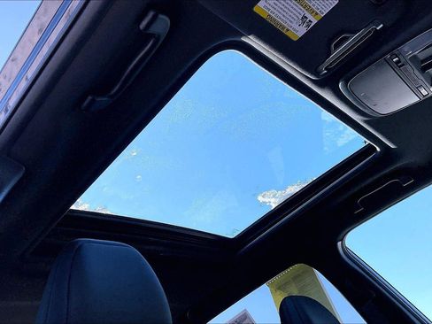 Used 2025 Subaru Forester Sport image 17