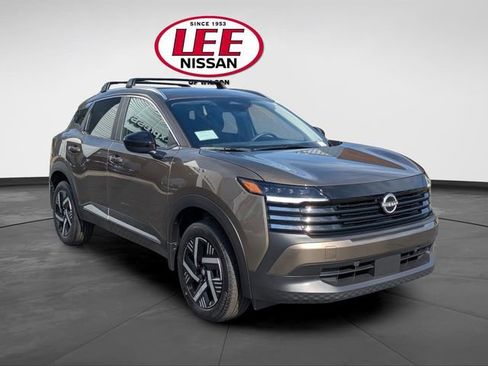 New 2026 Nissan Kicks SV w/ Cold Weather Package FWD image 1