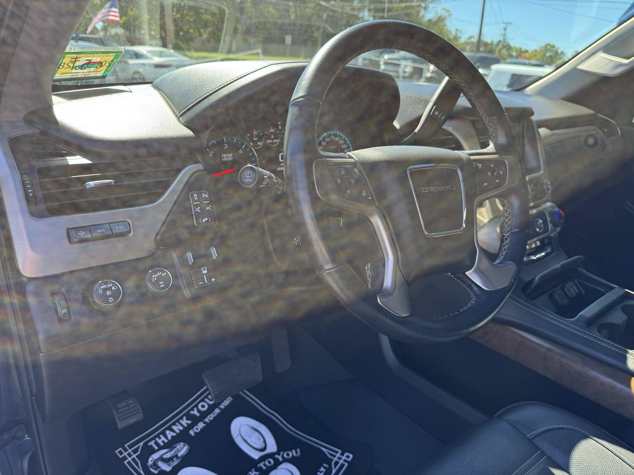 Used 2019 GMC Yukon Denali w/ Denali Ultimate Package AWD/4WD image 12