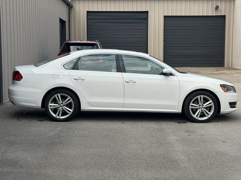 Used 2014 Volkswagen Passat 1.8T SE FWD image 11