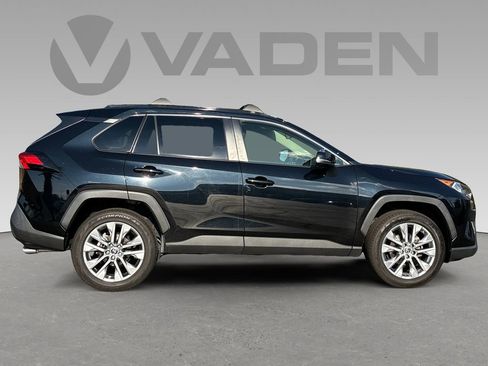 Used 2019 Toyota RAV4 XLE Premium w/ Cold Weather Package image 8