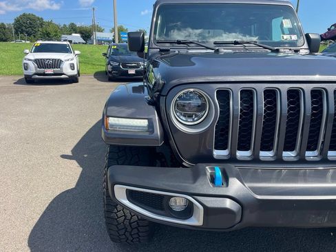 Used 2022 Jeep Wrangler Unlimited Sahara w/ Cold Weather Group AWD/4WD image 21