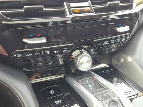 Used 2023 Acura MDX SH-AWD w/ Technology Package image 29