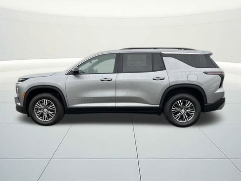 New 2026 Chevrolet Traverse LT image 2