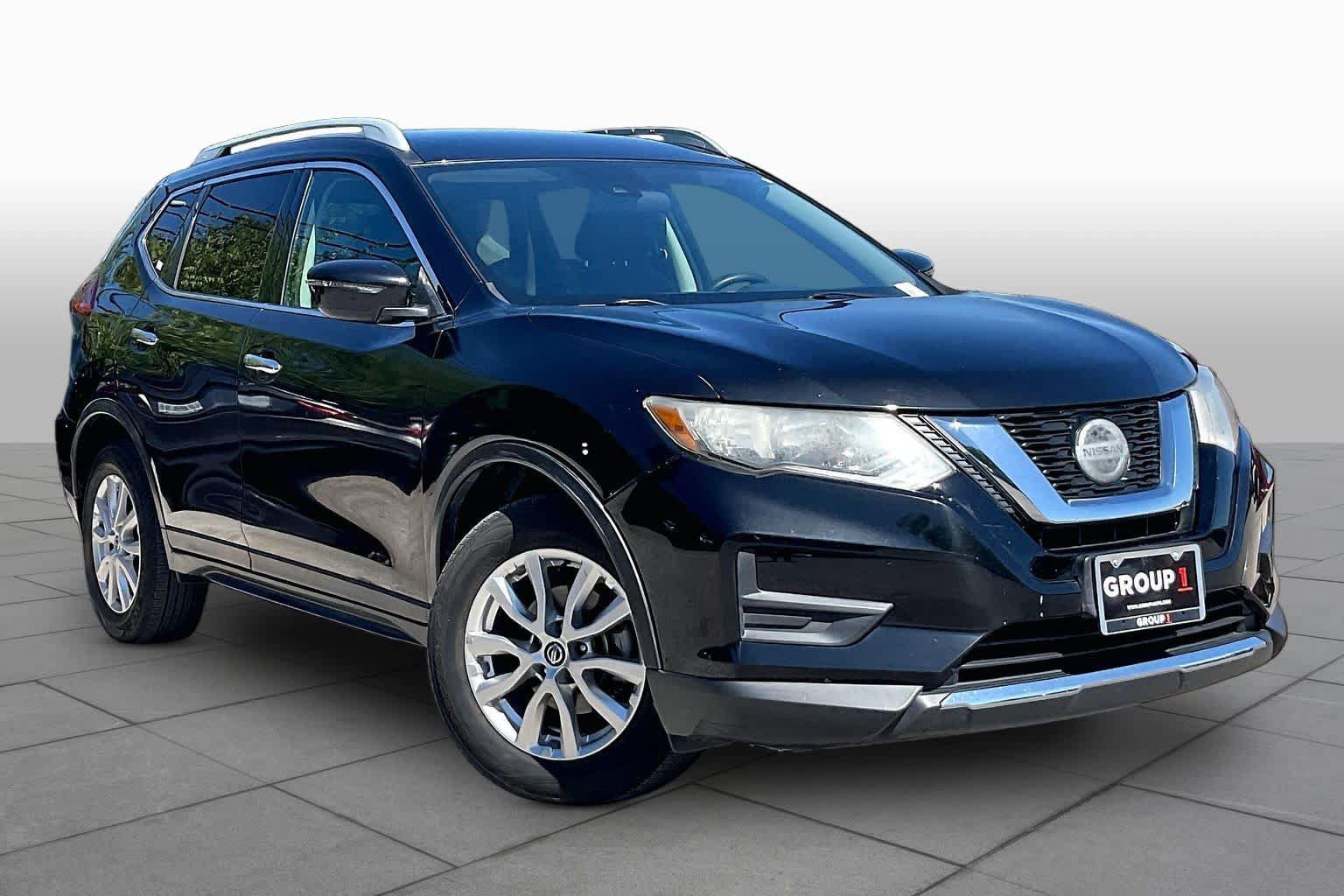 Used 2020 Nissan Rogue S w/ Special Edition Package FWD image 3