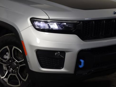 Used 2022 Jeep Grand Cherokee Trailhawk w/ Advanced Protech Group II AWD/4WD image 44