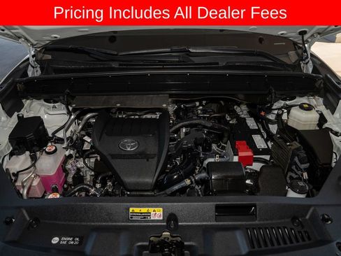 Used 2023 Toyota Highlander XLE FWD image 23
