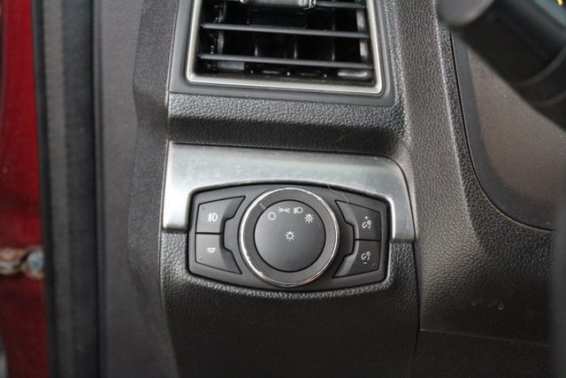 Used 2019 Ford Explorer XLT AWD/4WD image 16