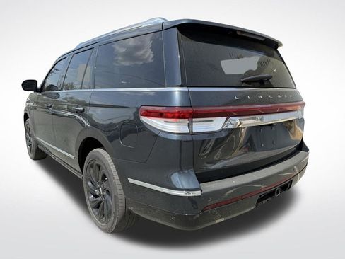 Used 2022 Lincoln Navigator Reserve image 4