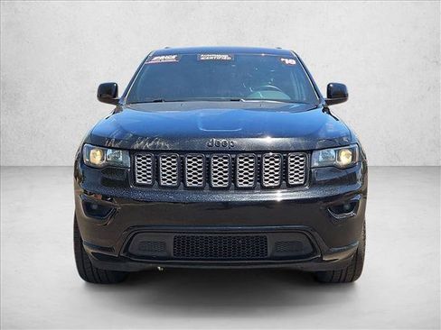 Used 2018 Jeep Grand Cherokee Altitude AWD/4WD image 2