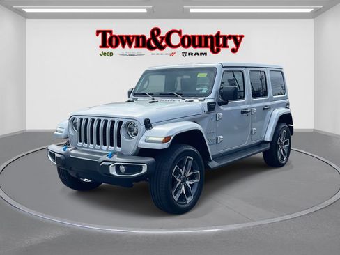 Certified 2022 Jeep Wrangler Unlimited Sahara w/ Cold Weather Group image 3