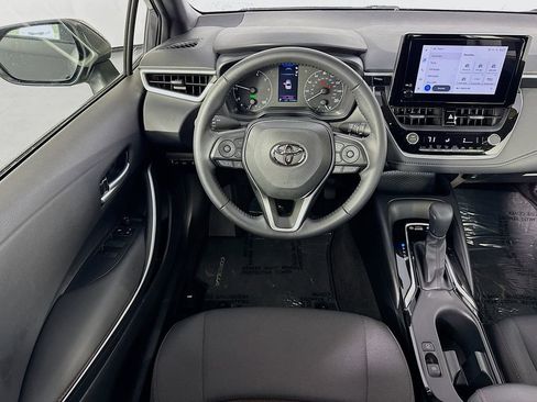 Used 2025 Toyota Corolla SE image 27