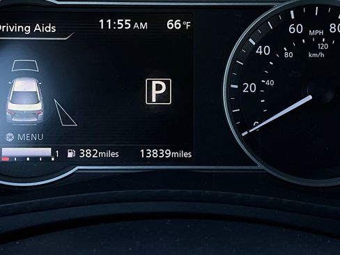 Used 2025 Nissan Versa SV image 33