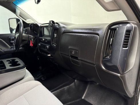 Used 2019 Chevrolet Silverado 2500 W/T AWD/4WD image 23