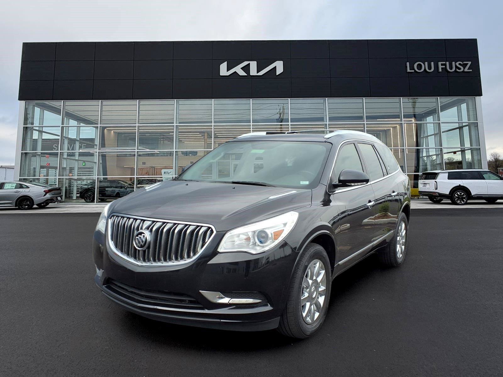 Used 2015 Buick Enclave Leather FWD image 1