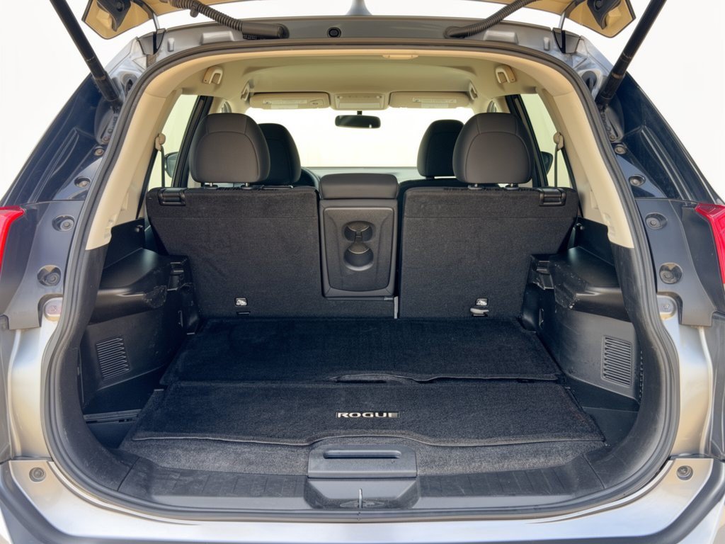 Used 2018 Nissan Rogue SV FWD image 28